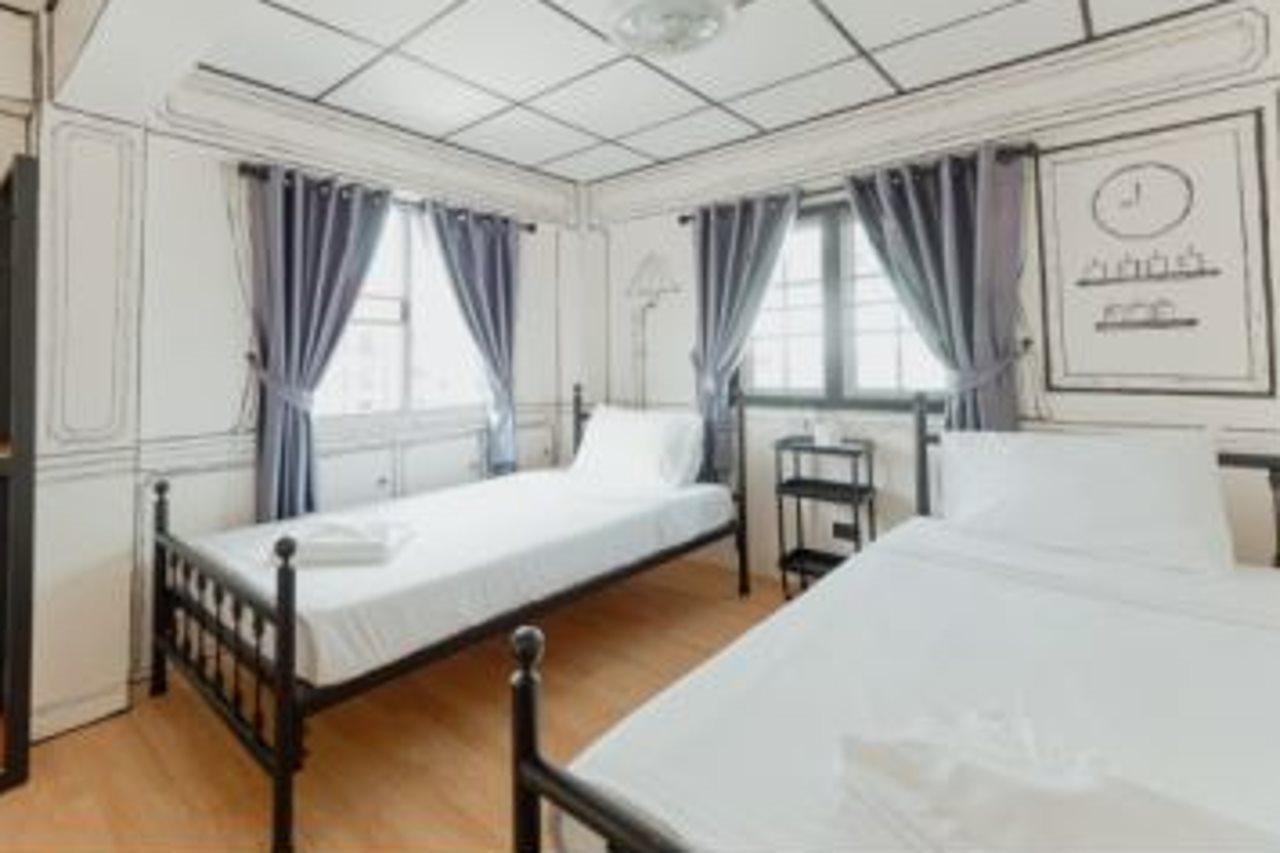 Roomquest Chiang Mai Tha Phae Exteriör bild