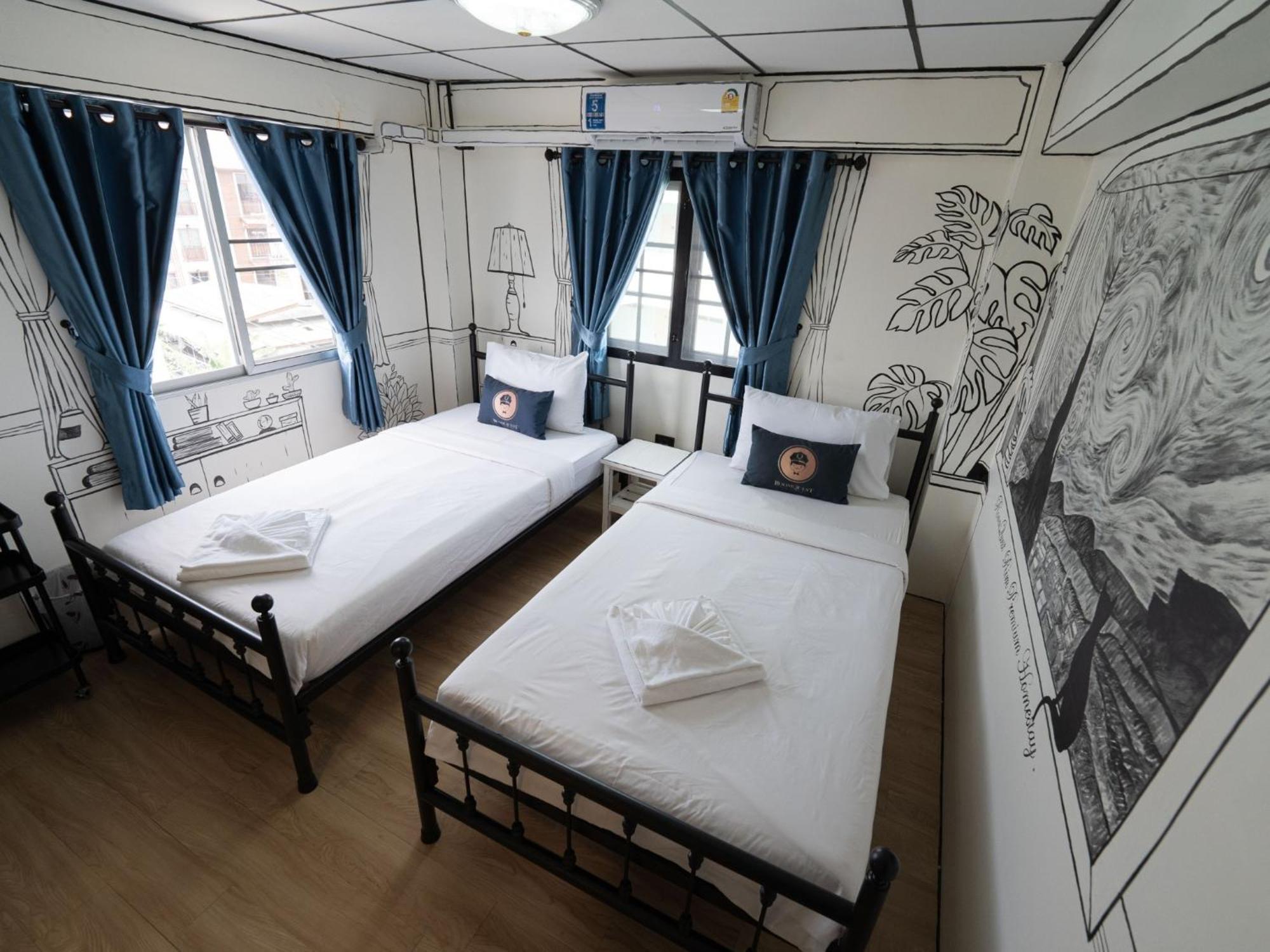 Roomquest Chiang Mai Tha Phae Exteriör bild